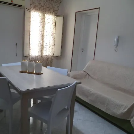 Locami Holiday &Houserooms Street Mendola 78 Bed & Breakfast